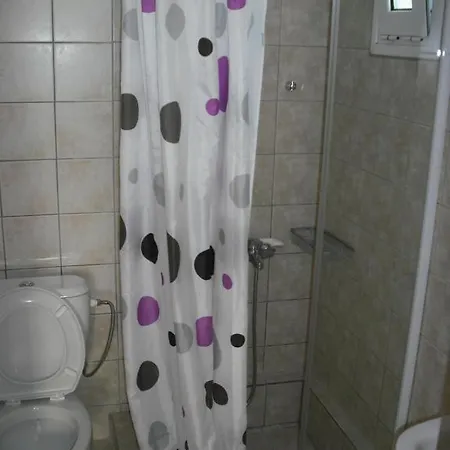 σαραντησ--κωστας アパート *