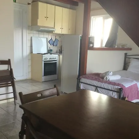 アパート σαραντησ--κωστας Lakíthra